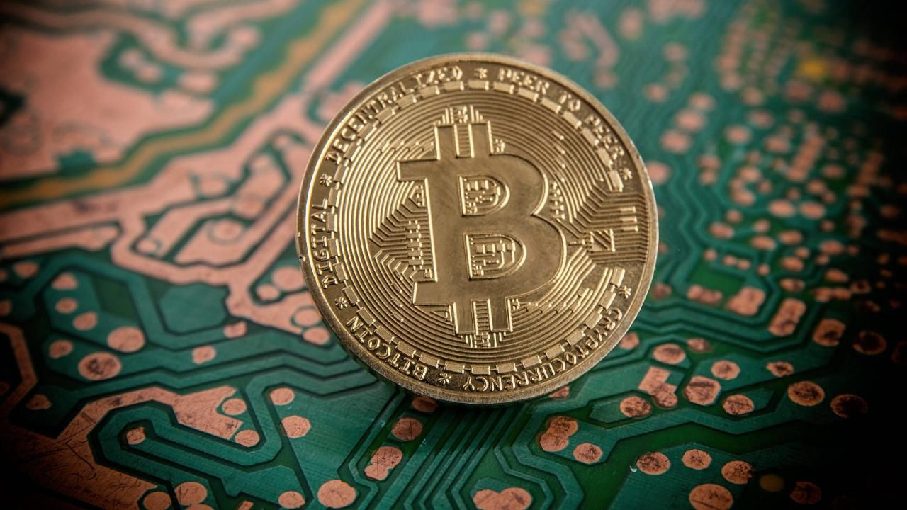 Bitcoin’de Kalıcı Enflasyon Endişesi: 696 Milyon Dolar Buhar Oldu - Sayfa 12