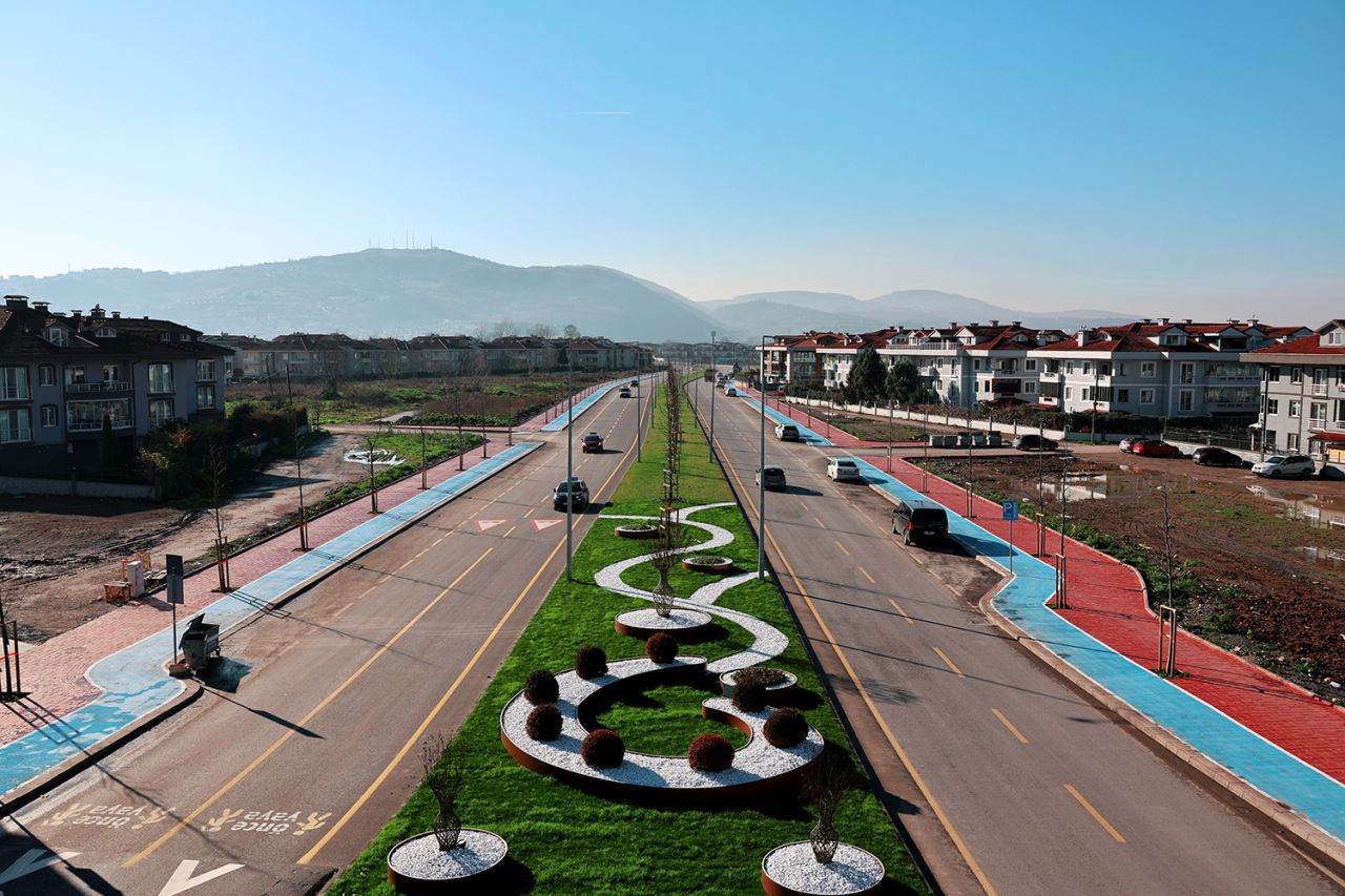 Sakarya’da Ulaşım Devrimi: 66 Kilometre Yol 222 Bin Ton Asfaltla Yenilendi - Sayfa 1