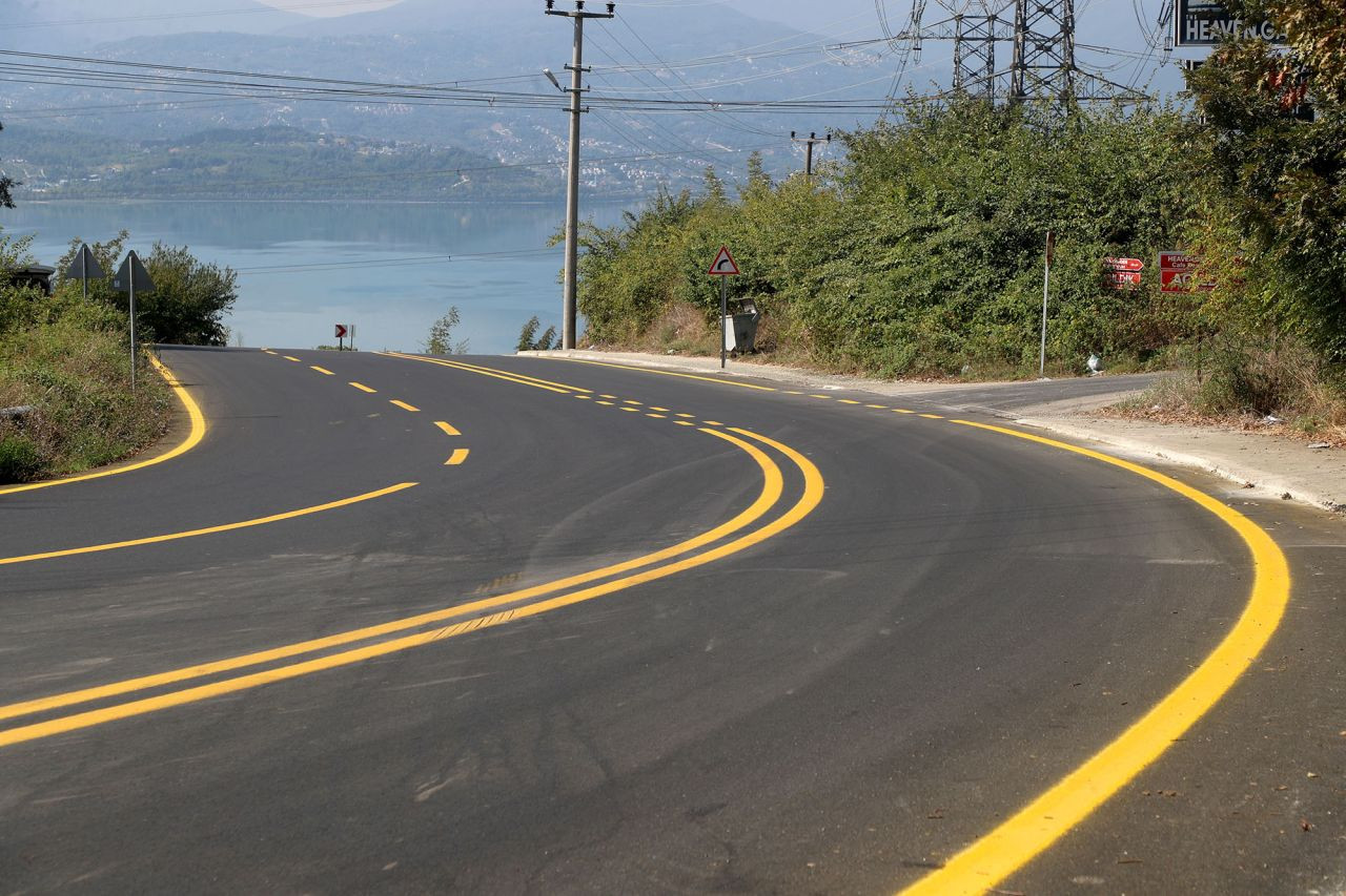 Sakarya’da Ulaşım Devrimi: 66 Kilometre Yol 222 Bin Ton Asfaltla Yenilendi - Sayfa 4