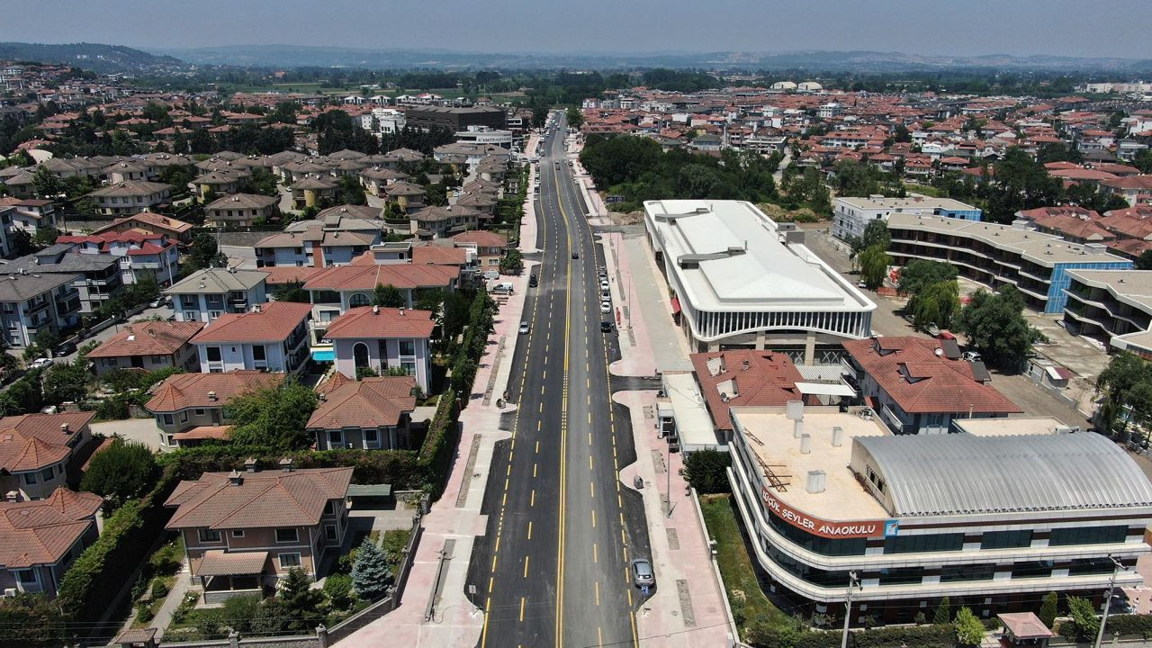 Sakarya’da Ulaşım Devrimi: 66 Kilometre Yol 222 Bin Ton Asfaltla Yenilendi - Sayfa 8