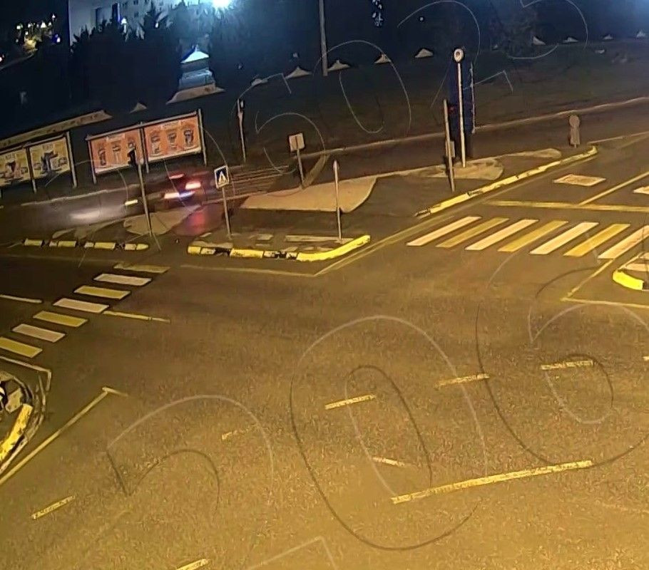 Sakarya’da Hız ve Dikkatsizlik Kaza Getirdi: Otomobil Virajda Devrildi - Sayfa 1