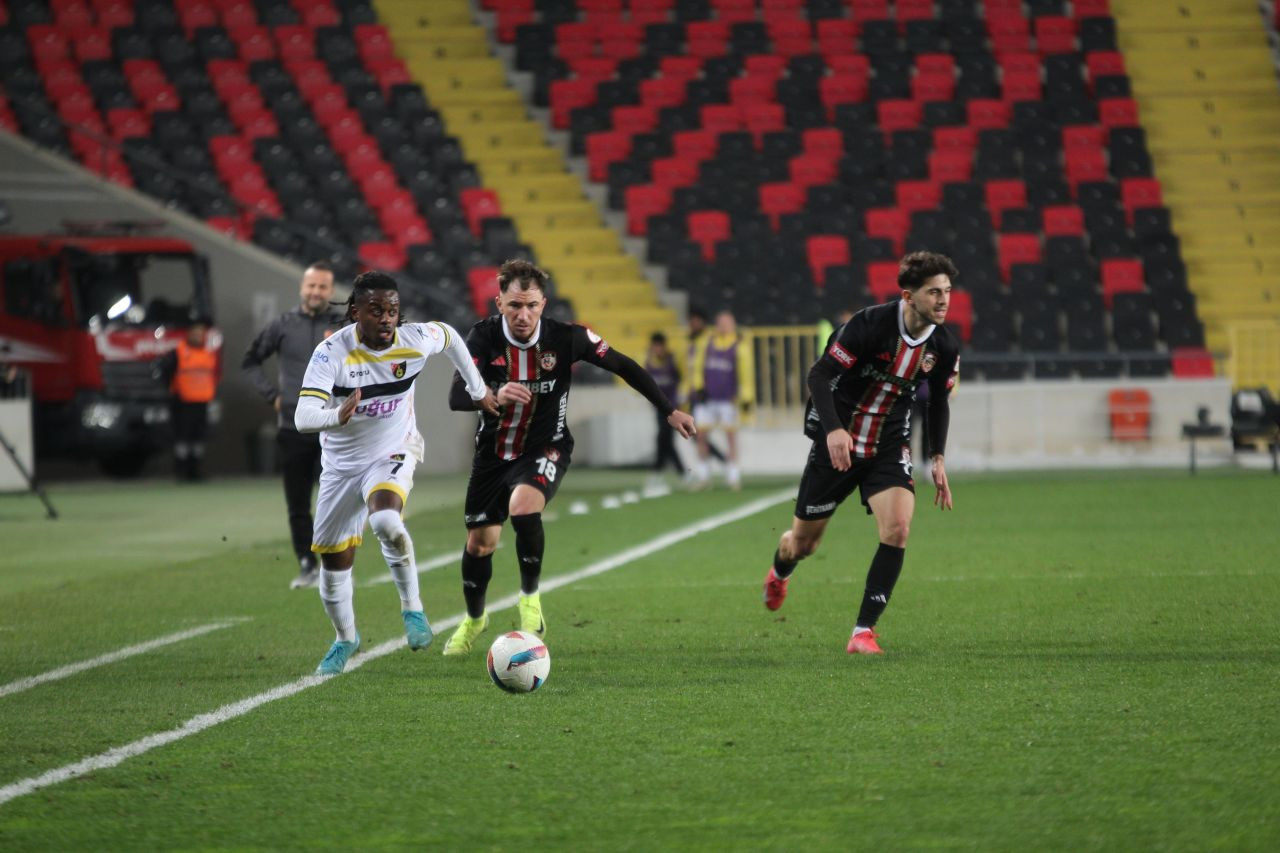 Gaziantep FK İlk Yarıyı İstanbulspor Karşısında Önde Tamamladı - Sayfa 9