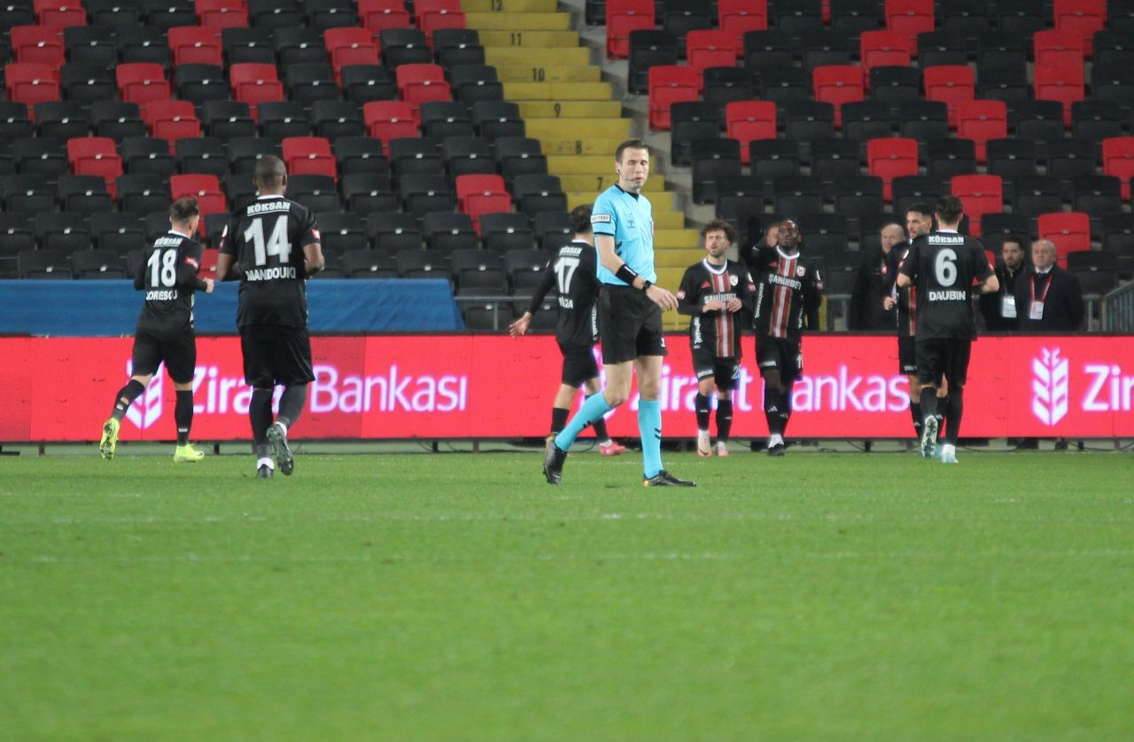 Gaziantep FK, İstanbulspor’u Farklı Geçti: 4-0 - Sayfa 7