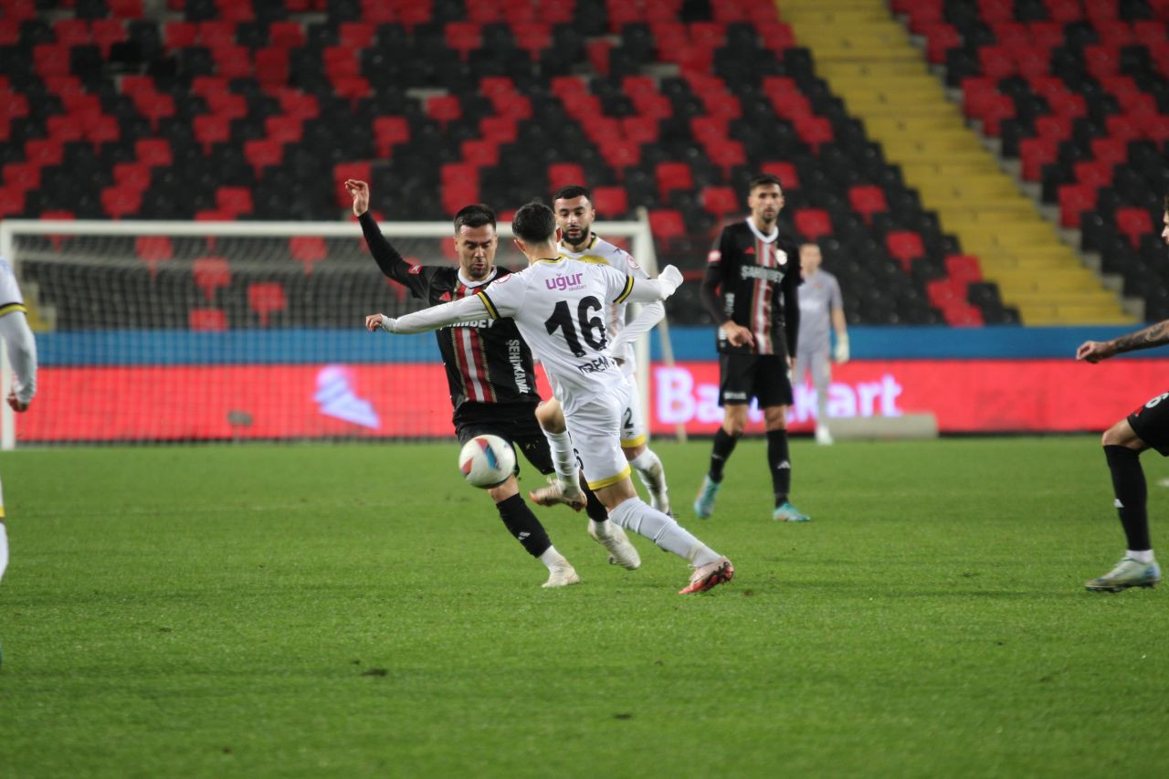 Gaziantep FK, İstanbulspor’u Farklı Geçti: 4-0 - Sayfa 3