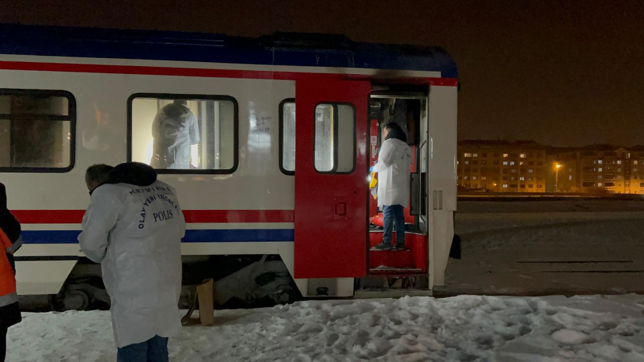 Turistik Doğu Ekspresi Vagonunda Yangın Paniği! İtfaiye Hızla Müdahale Etti - Sayfa 4