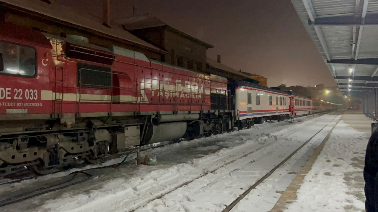 Turistik Doğu Ekspresi Vagonunda Yangın Paniği! İtfaiye Hızla Müdahale Etti - Sayfa 7