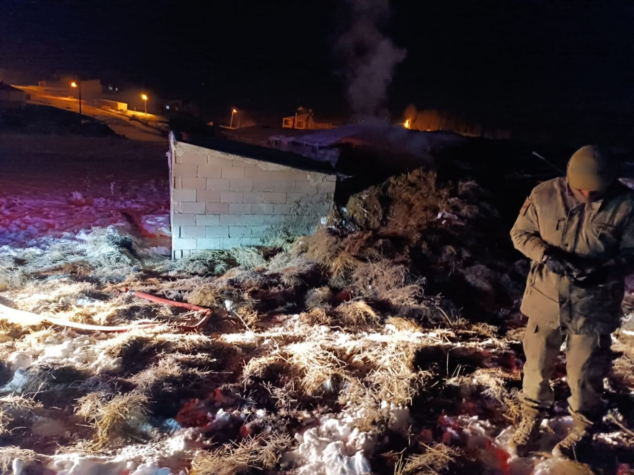 Van Özalp’te Ot Yangını: Mahalleli ve İtfaiyenin Çabasıyla Söndürüldü - Sayfa 2