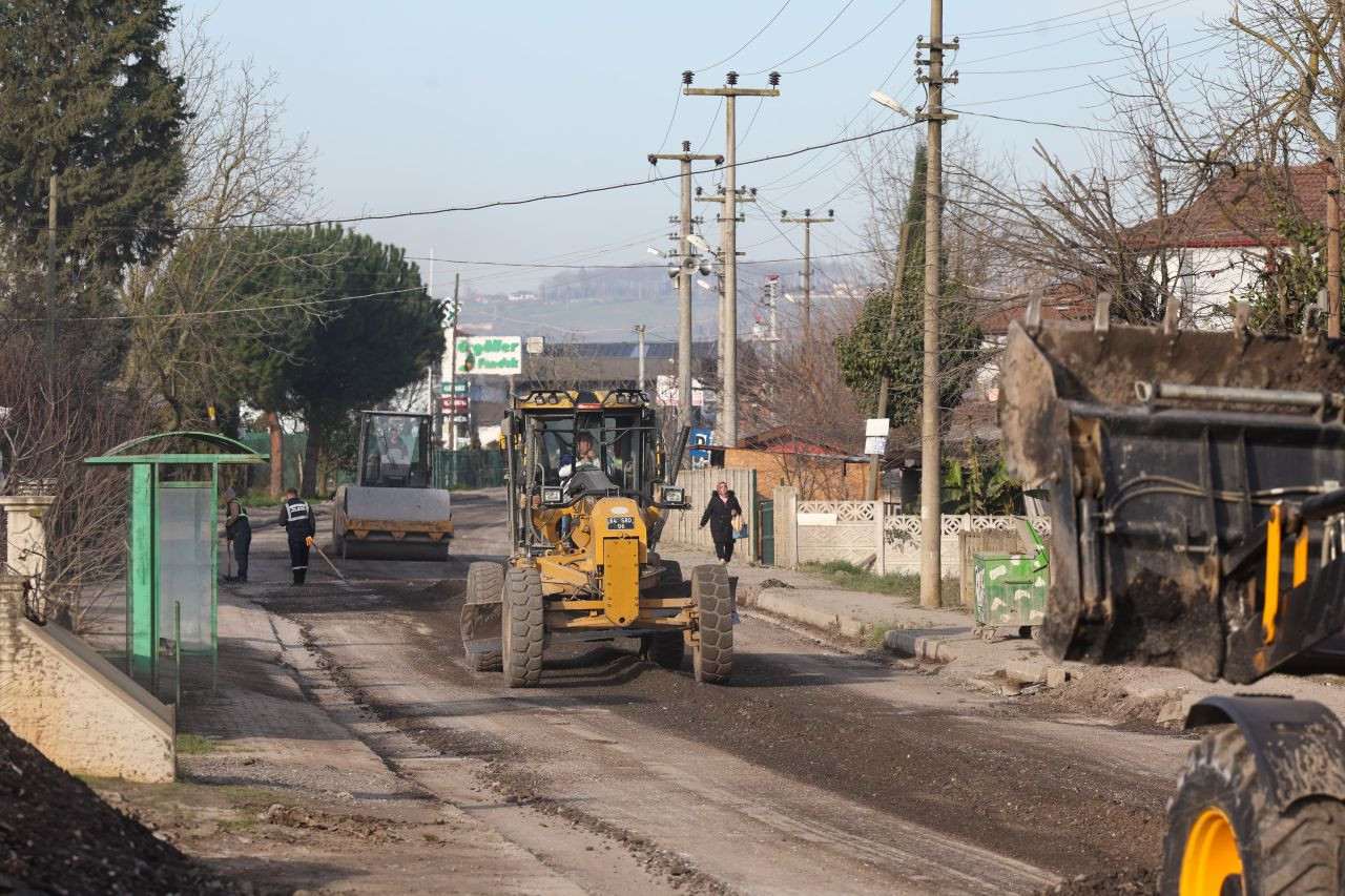 Serdivan’ın Ulaşımına Yeni Nefes: Başkan Çelik Asfalt Çalışmalarını İnceledi - Sayfa 4