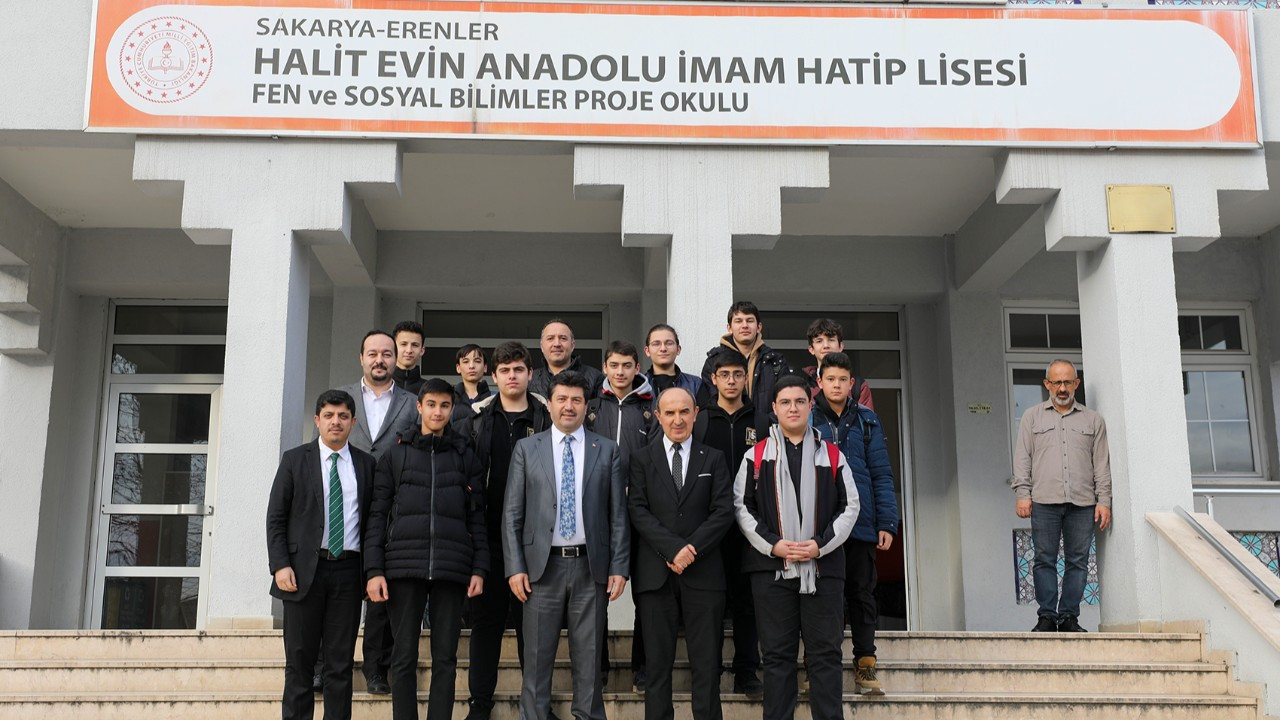 Rektör Sarıbıyık imam hatipli gençlerle buluştu