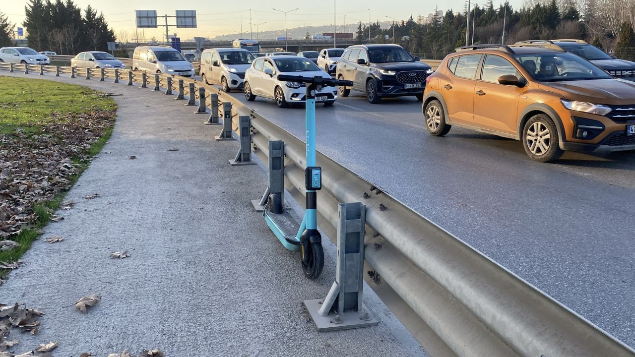 Skuter Sürücüsü Tır ile Bariyer Arasında Kalarak Yaralandı - Sayfa 2