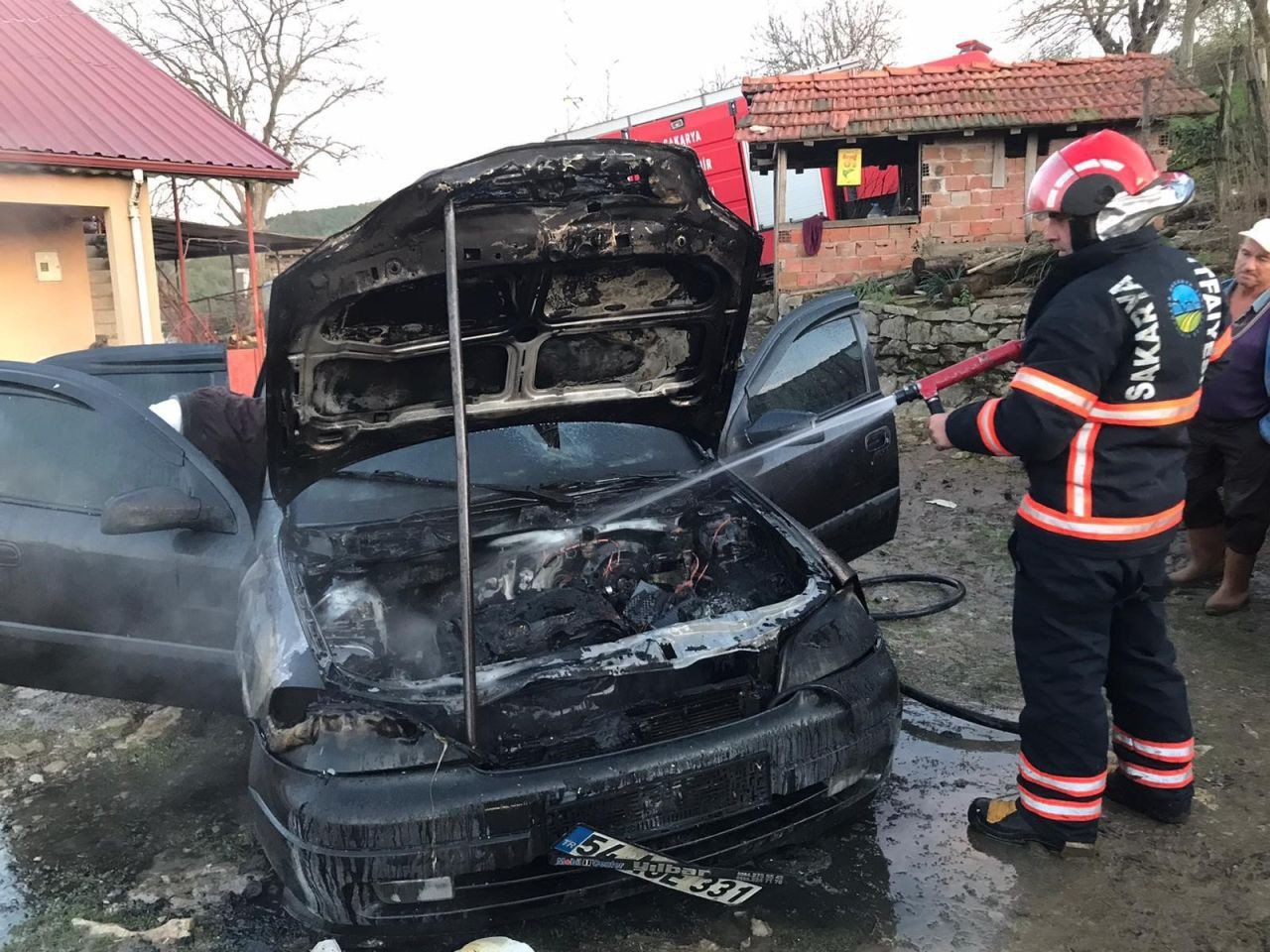 Kaynarca’da Park Halindeki Otomobil Alevlere Teslim Oldu - Sayfa 3