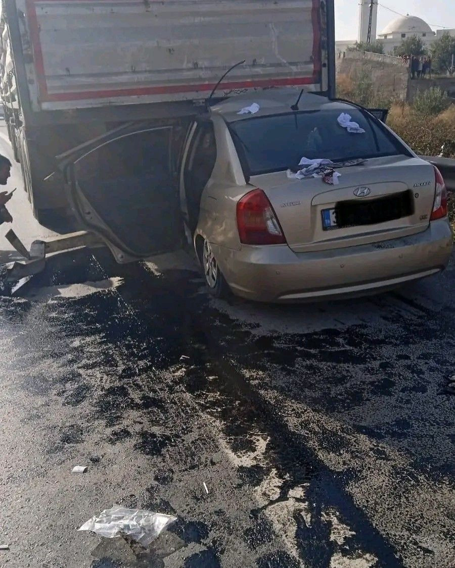 Hatay’da Feci Kaza: Otomobil Tırın Altına Girdi, 2 Yaralı - Sayfa 1