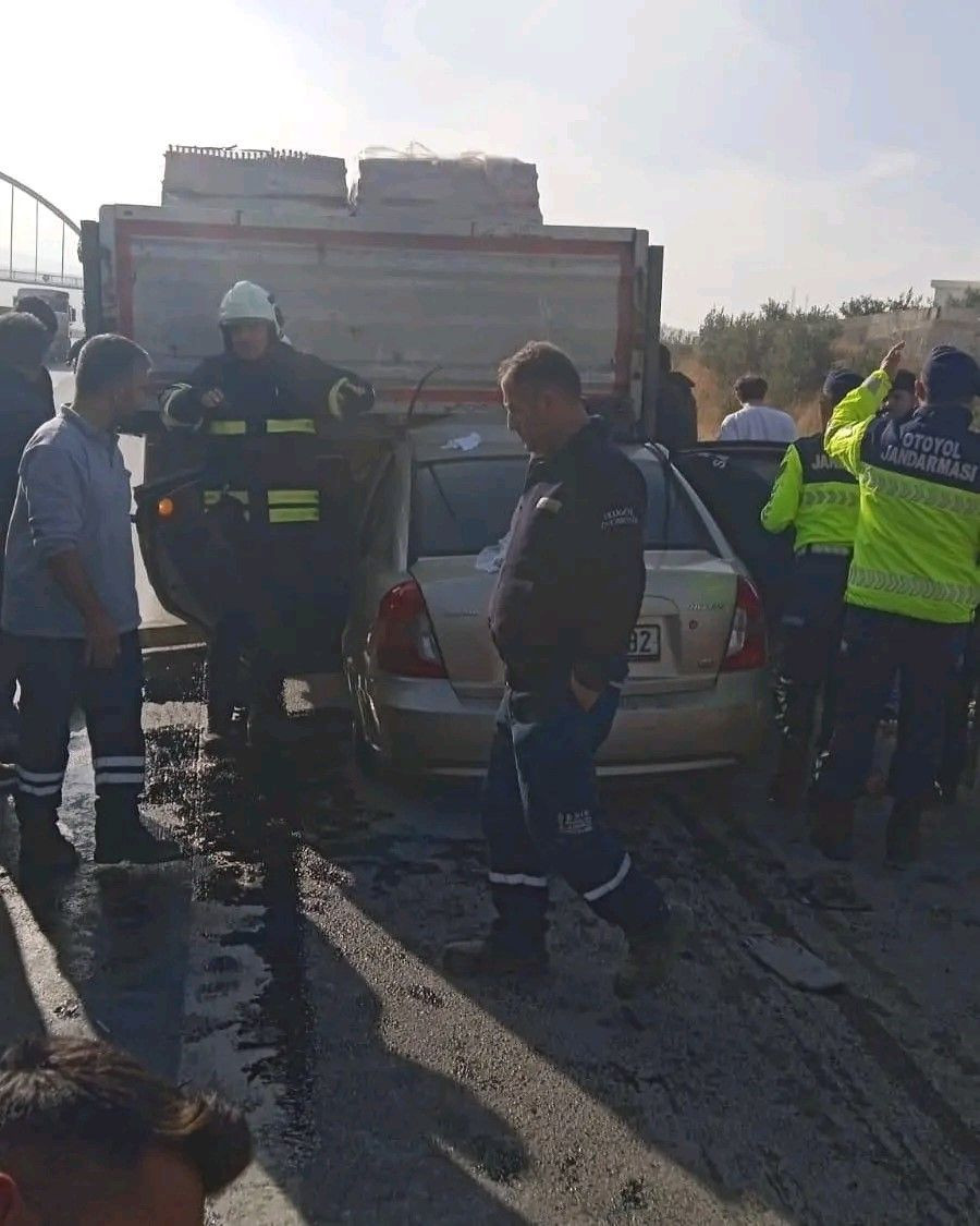 Hatay’da Feci Kaza: Otomobil Tırın Altına Girdi, 2 Yaralı - Sayfa 2