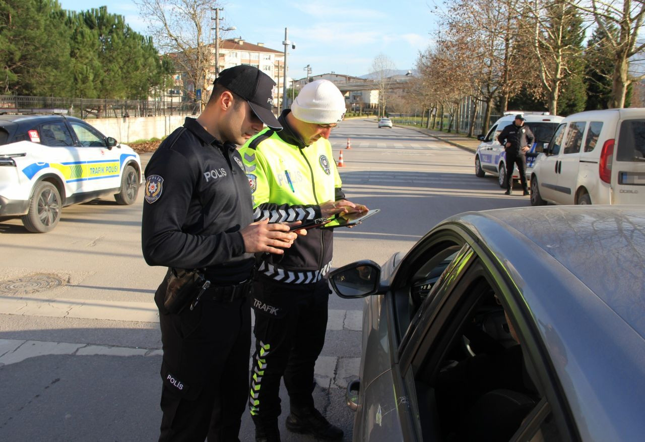 Okul Çevresinde Uyuşturucu Operasyonu: 4,1 Gram Esrar Ele Geçirildi - Sayfa 3