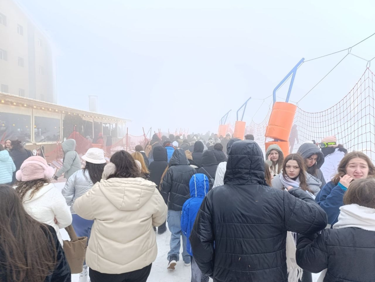 Uludağ'da İzdiham...Günübirlikçiler Ve Üniversiteliler Akın Etti - Sayfa 1