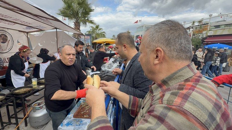 Bodrum'da Hamsi Ziyafeti: 3 Ton Hamsi Dağıtıldı - Sayfa 2