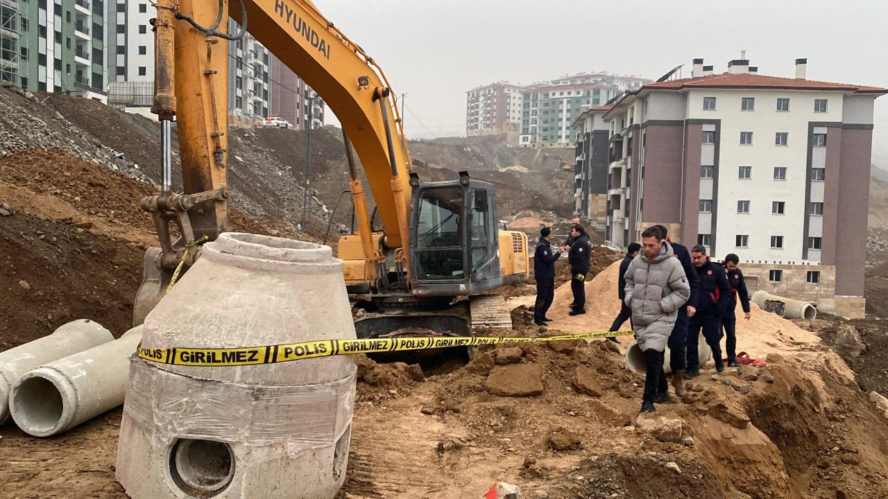 Elazığ’da İnşaat Alanında Göçük: 1 İşçi Hayatını Kaybetti - Sayfa 1