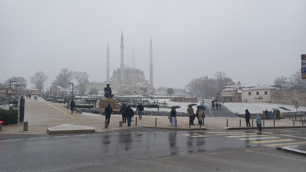 Edirne’de Motokuryelere Kar Engeli: Trafiğe Çıkış Yasaklandı - Sayfa 2