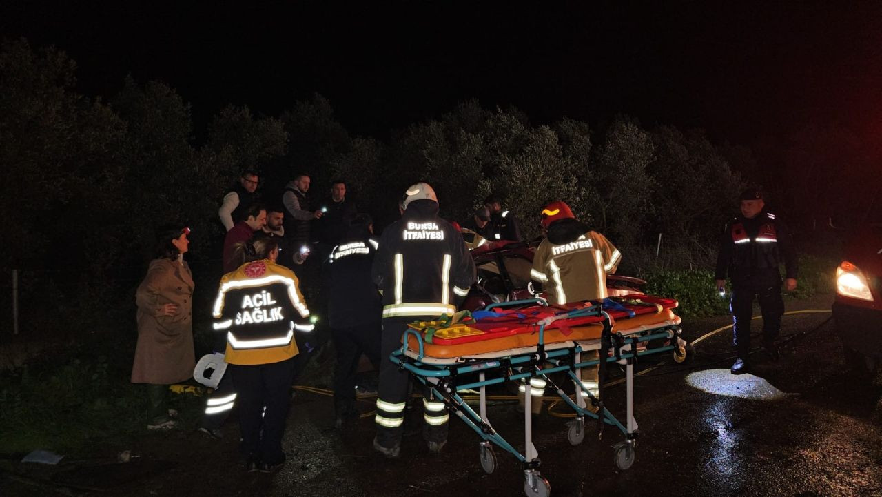 Bursa’da Otomobil İle Tır Çarpıştı: 1 Ölü, 3 Yaralı - Sayfa 2