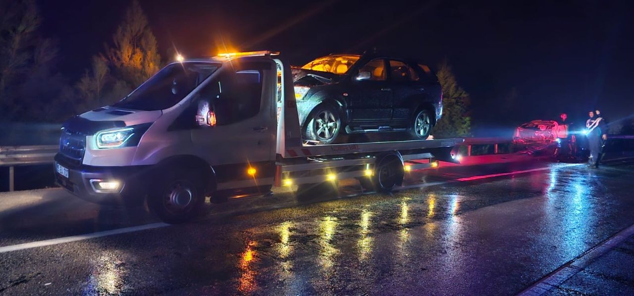 Burdur'da Otomobiller Çarpıştı: 6 Kişi Yaralandı - Sayfa 1