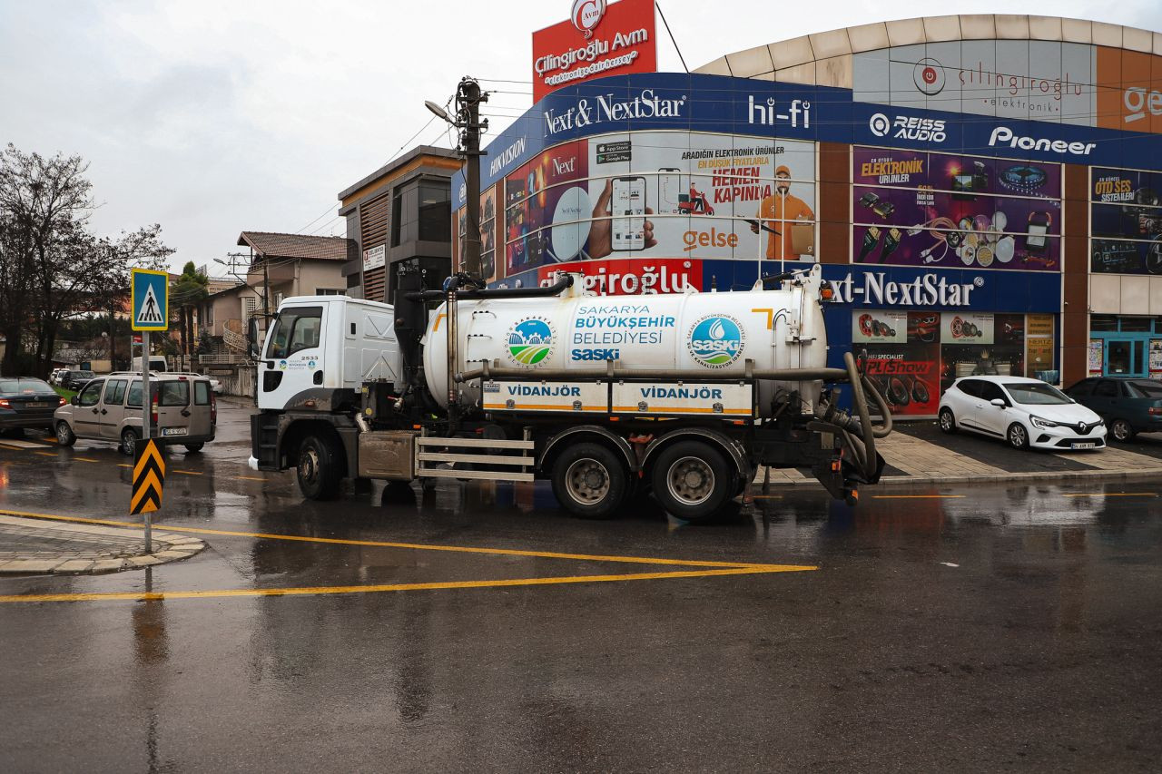 SASKİ 24 Saat Sahada: Yağış Öncesi Tedbirler Sonuç Verdi - Sayfa 7