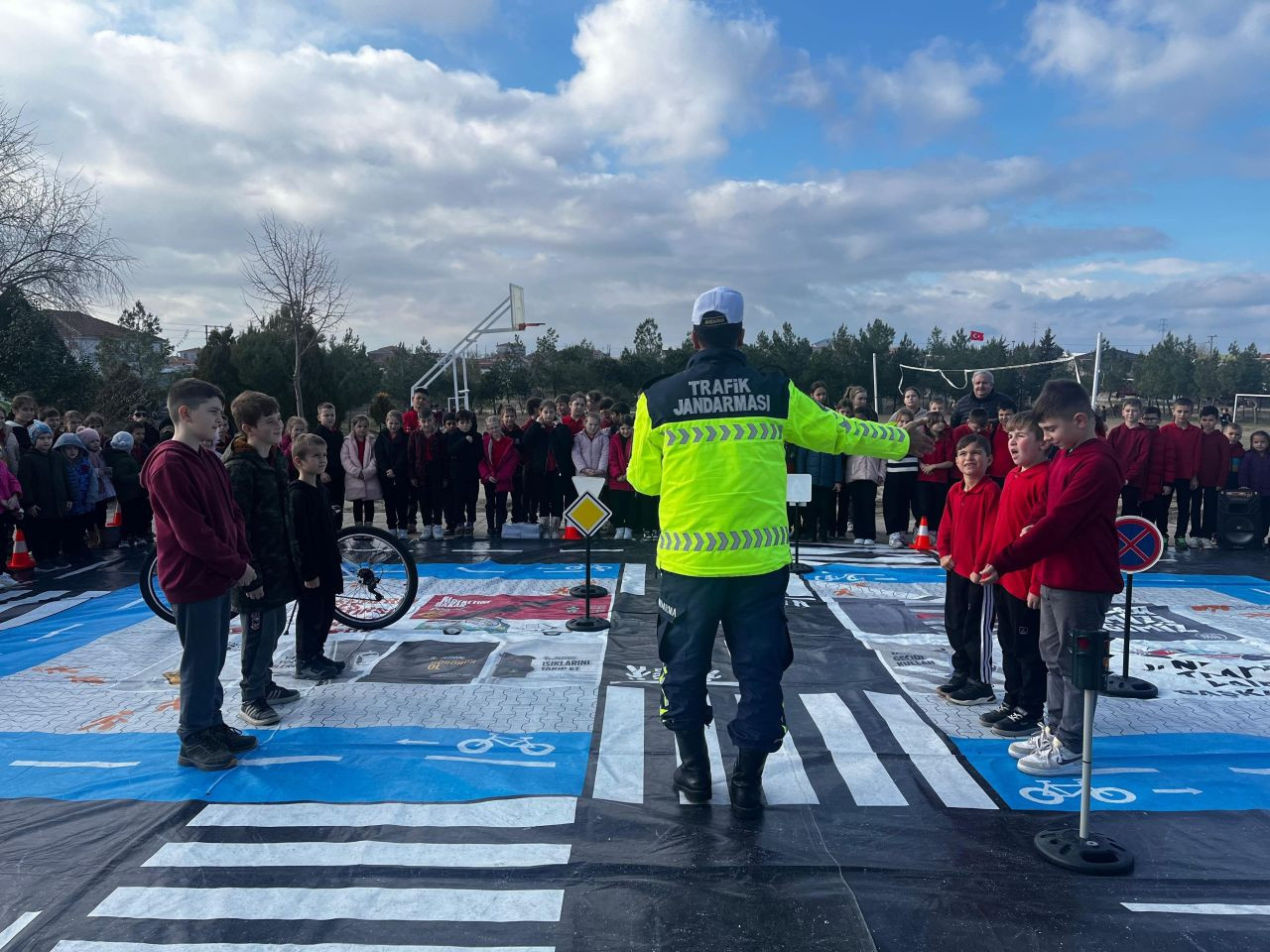 Edirne’de 445 Öğrenciye Uygulamalı Trafik Eğitimi Verildi - Sayfa 1