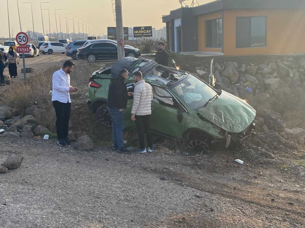Diyarbakır’da Takla Atan Otomobilde 3 Kişi Ağır Yaralandı - Sayfa 4
