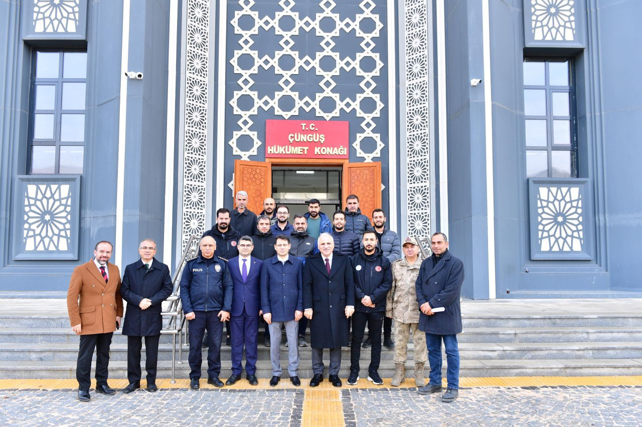 Vali Zorluoğlu’ndan Çüngüş İlçesine Ziyaret: Vatandaşlarla Buluştu - Sayfa 1