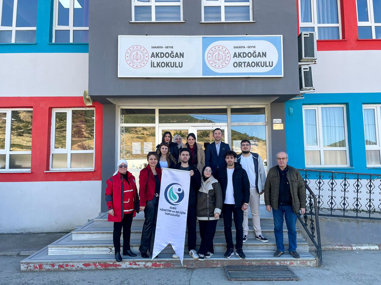 SUBÜ Öğrencilerinden Anlamlı Proje: Geyve’de İlkokula Kütüphane Açıldı - Sayfa 6