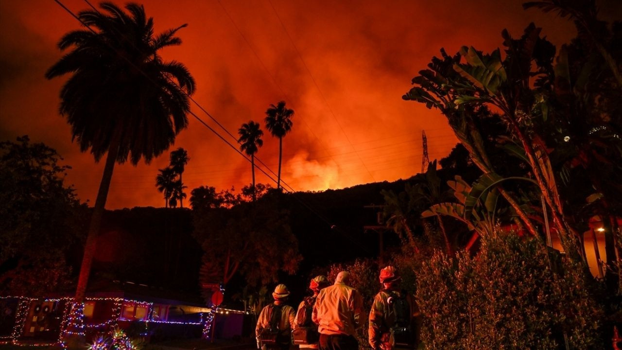 ABD'de Kritik 32 Saat: Los Angeles'ta Yangın Tehlikesi Büyüyor