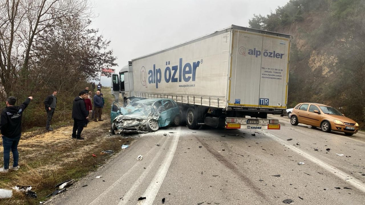 Tıra Çarpan Opel Marka Otomobil 2 Kişiye Mezar Oldu - Sayfa 2