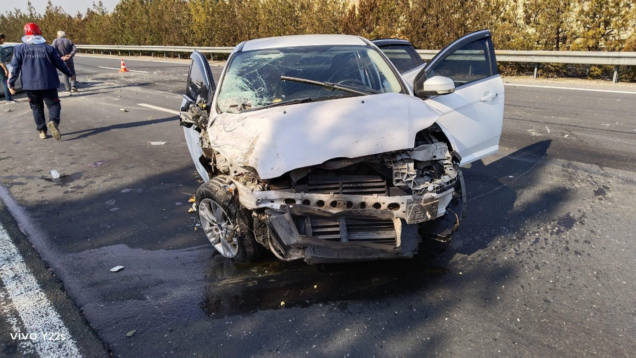 Şanlıurfa'da Otomobiller Çarpıştı: 12 Yaralı