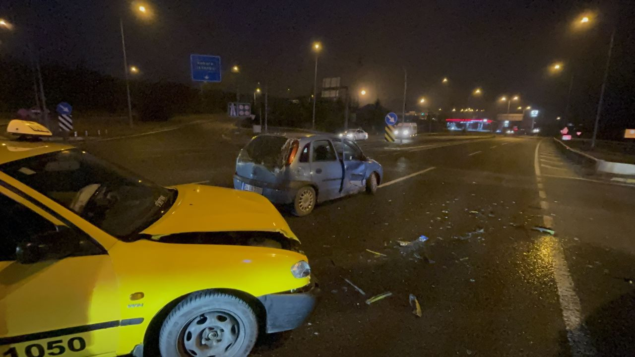 Bolu’da İki Otomobil Çarpıştı: 3 Kişi Yaralandı - Sayfa 4