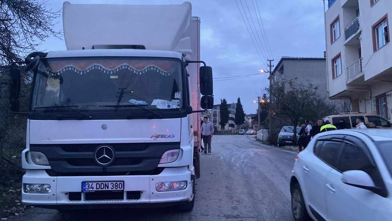 Gebze’de Park Halindeki Kamyona Çarpan Motosikletli Ağır Yaralandı - Sayfa 4