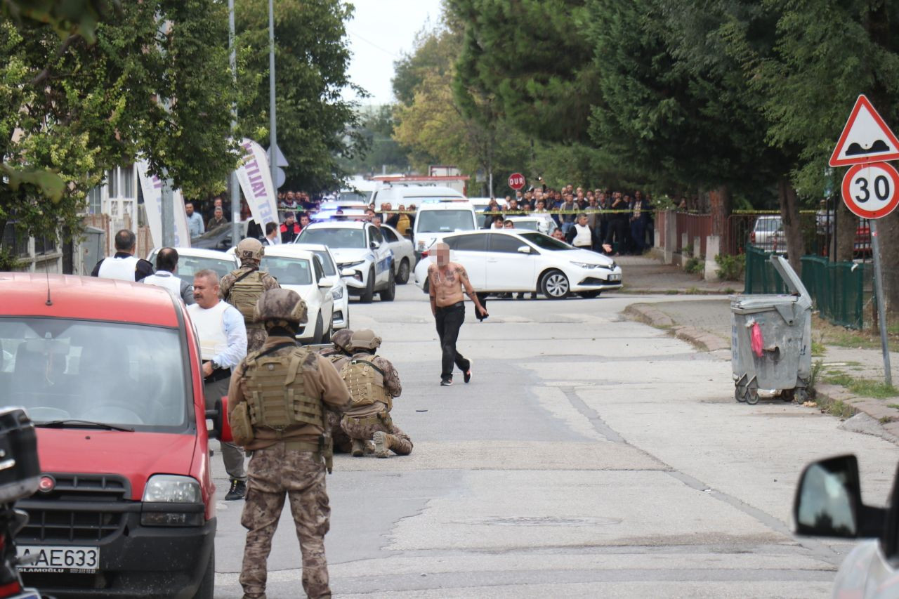 Sakarya’da Dehşet: Eski Polis Sevgilisini Boğazından Bıçakladı - Sayfa 3