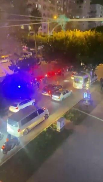 Antalya’da Motosikletli Polis Timi ile Otomobil Çarpıştı: 1 Polis Yaralı - Sayfa 1