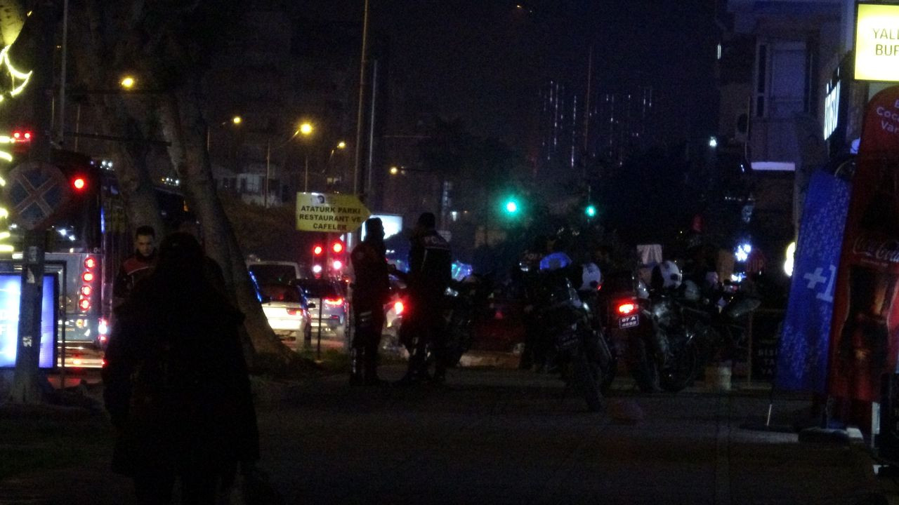 Antalya’da Motosikletli Polis Timi ile Otomobil Çarpıştı: 1 Polis Yaralı - Sayfa 7