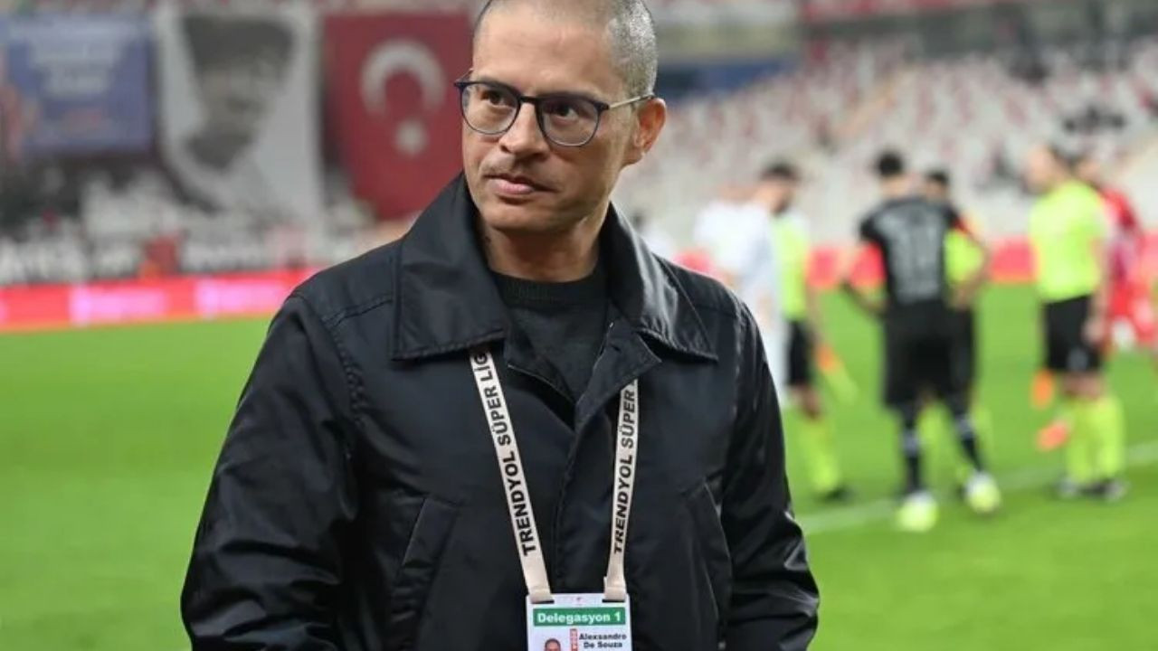 Süper Lig'de Direktör Kıyımı: Takımdan Ayrılan Teknik Direktörler... - Sayfa 14