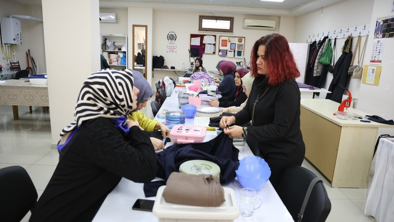 Kocaeli'de Açılan Giyim Kursuna Yoğun İlgi!