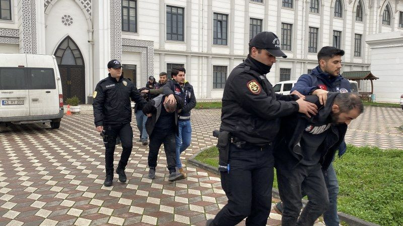 Sadece Gözleri Gözüküyordu, Çetenin Düğümünü Polis Çözdü - Sayfa 9