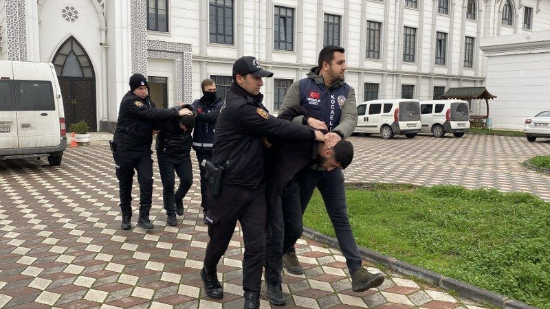 Sadece Gözleri Gözüküyordu, Çetenin Düğümünü Polis Çözdü - Sayfa 10