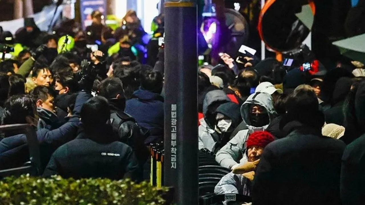 Güney Kore Lideri Barikatlara Rağmen Tutuklandı! - Sayfa 6