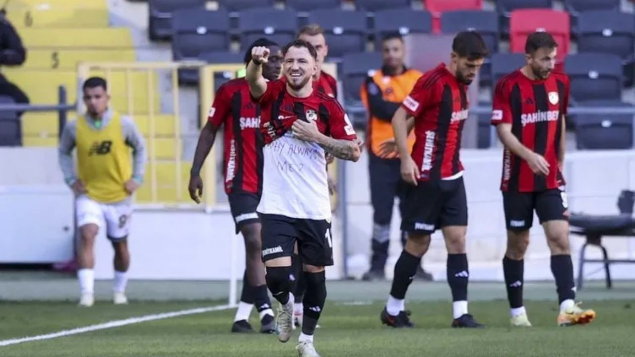 Süper Lig'de En Çok Gol Atan Futbolcular: Zirvede Olan O İsim! - Sayfa 5