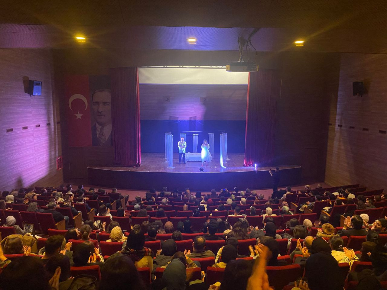 Serdivan Kültür Sanat’ta "Kadın ve Savaş" İle Tiyatro Sezonu Başladı - Sayfa 2