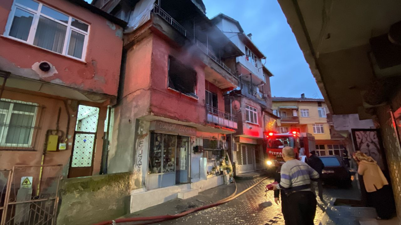 Kocaeli'de Bir Binada Çıkan Yangında Ev Kullanılamaz Hale Geldi! - Sayfa 3