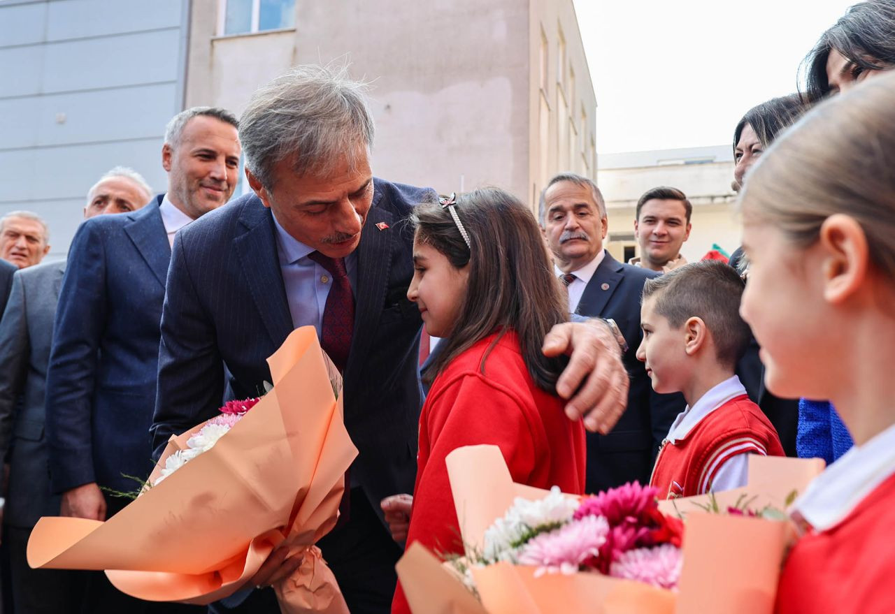 Başkan Alemdar, Karne Heyecanını Öğrencilerle Paylaştı: “Her Alanda En İyiler Olacaksınız” - Sayfa 16