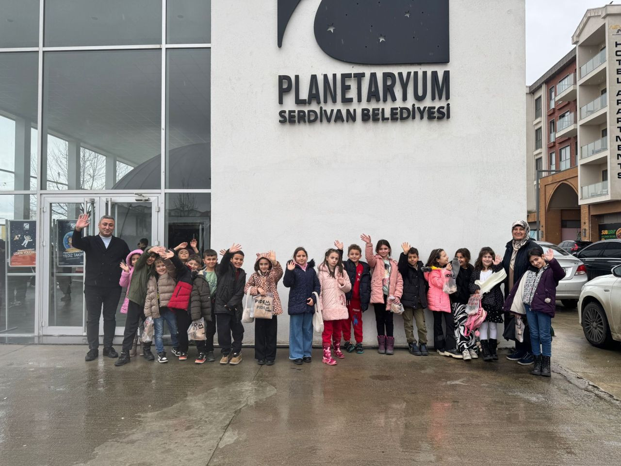 Serdivan Belediyesi'nden Benzersiz Bir Uzay Deneyimi! Planetaryum Öğrencilerle Buluştu! - Sayfa 4