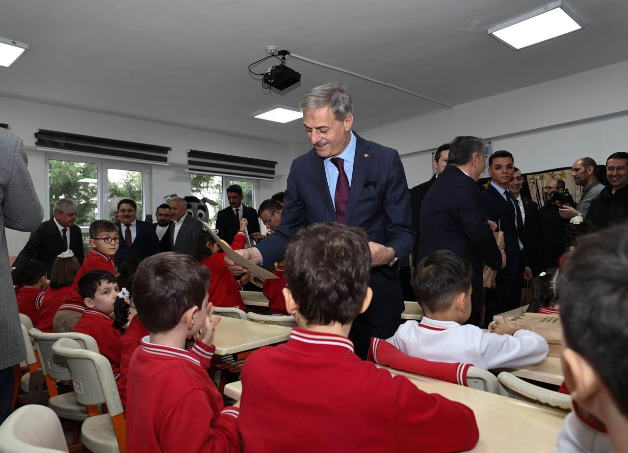 Başkan Alemdar, Karne Heyecanını Öğrencilerle Paylaştı: “Her Alanda En İyiler Olacaksınız” - Sayfa 6