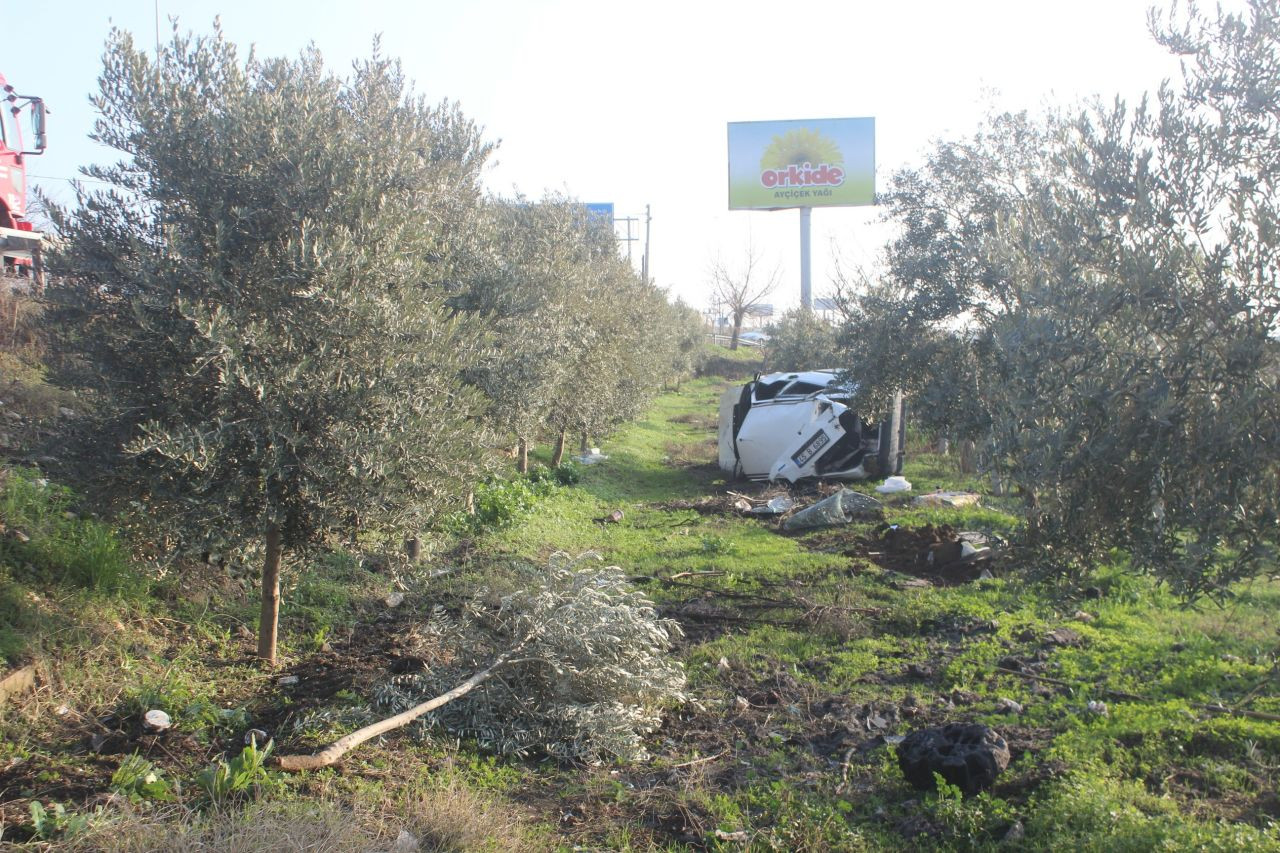 Manisa’da Takla Atan Otomobil Tarlaya Uçtu: 2 Yaralı - Sayfa 3