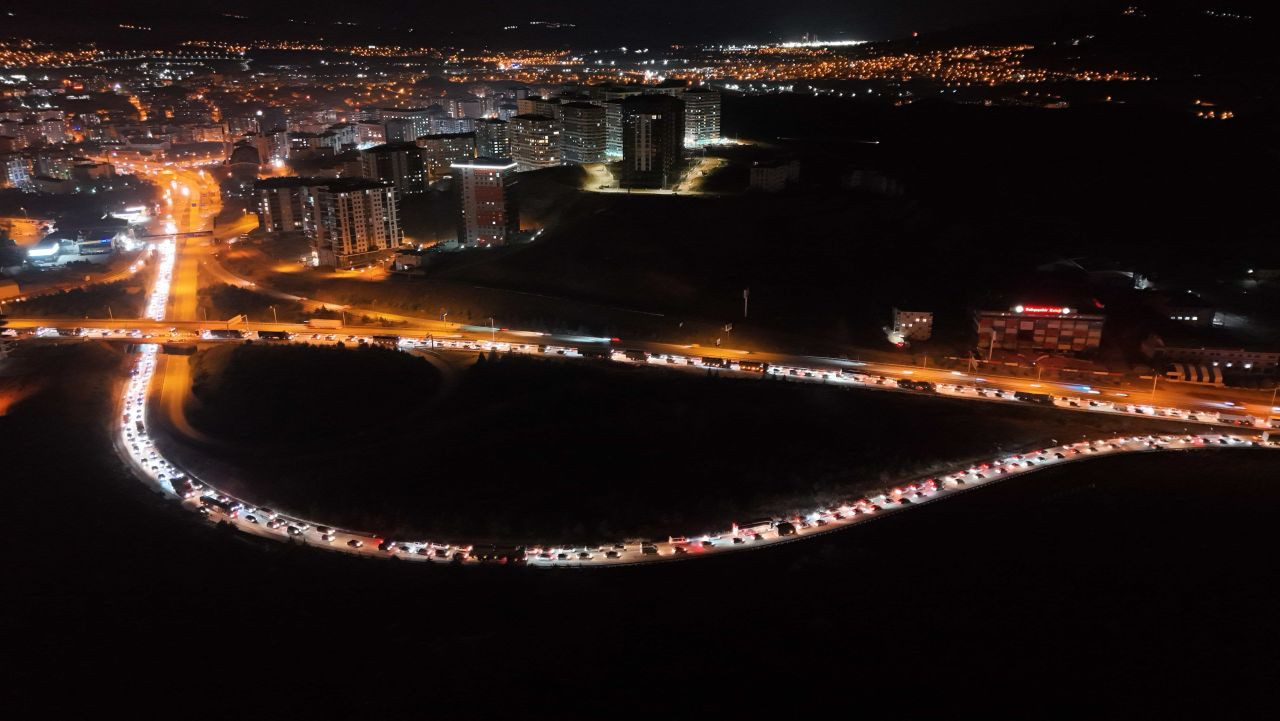 Yarıyıl Tatili Yoğunluğu: "Kilit Kavşak" Kırıkkale’de Trafik Havadan Görüntülendi - Sayfa 7